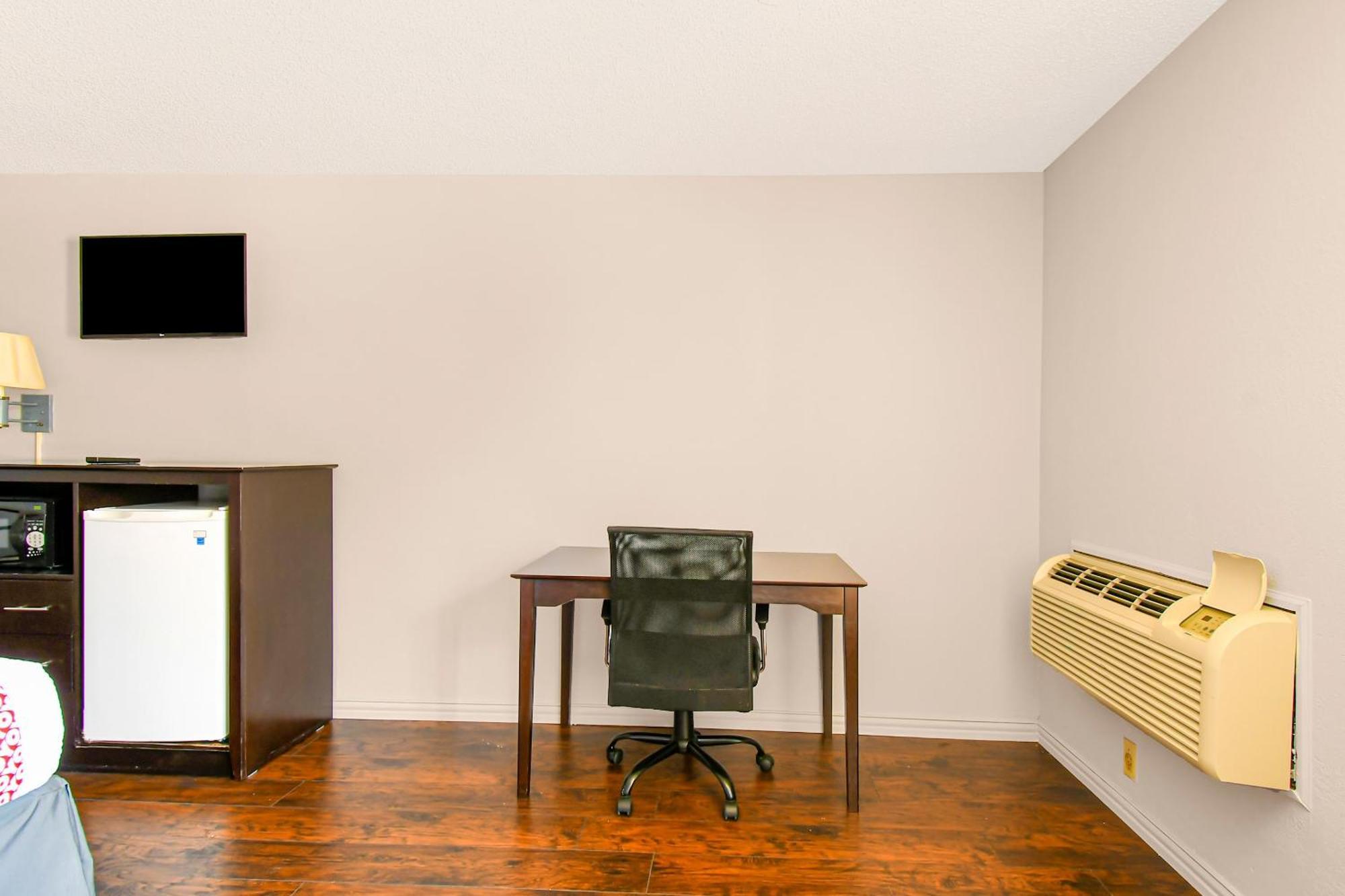 Oyo Hotel Irving Dfw Airport South Bagian luar foto