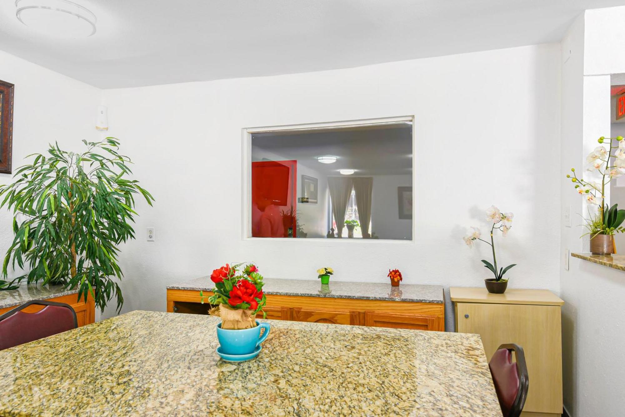 Oyo Hotel Irving Dfw Airport South Bagian luar foto